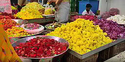 பூக்களின் விலை உயர்வால் எதிர்பார்த்த வியாபாரம் இல்லை: வியாபாரிகள் தகவல்