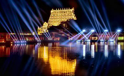 பத்மநாபசுவாமி கோயிலில் 6 ஆண்டுகளுக்கு ஒருமுறை நடைபெறும் லட்ச தீபம் திருவிழா கோலாகலம்!