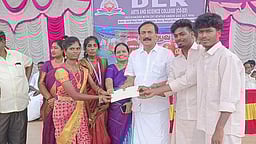 விளாப்பாக்கம் இருபாலா் கல்லூரியில் பொங்கல் விழா