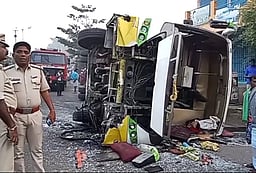 சென்னையிலிருந்து தஞ்சாவூர் சென்ற பேருந்து விபத்து: 10 பேர் படுகாயம்!