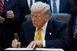 டிரம்ப் உத்தரவால் அமெரிக்காவில் குடியேற விரும்பும் 75 நாடுகளைச் சேர்ந்த மக்களுக்கு சிக்கல்!