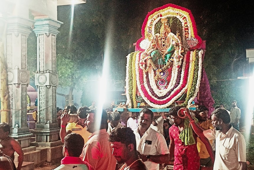 தச்சமொழி ஸ்ரீமுத்துமாரியம்மன்
கோயிலில் பொங்கல் விழா