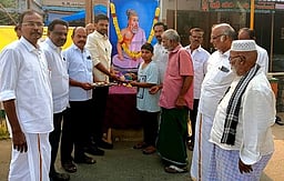 பரமத்தி வேலூரில் திருவள்ளுவா் தினம்