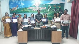 தேசிய அளவிலான போட்டி: அரசுப் பள்ளி மாணவிகள் சிறப்பிடம்