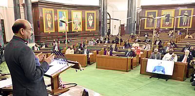 ஜனநாயக நிறுவனங்கள் வெளிப்படையானவையாக
இருக்கும்போது வலிமையானதாக நீடிக்க முடியும்: ஓம் பிா்லா பேச்சு