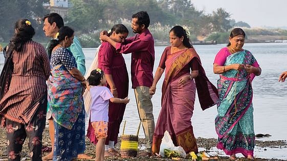 கொடிமுடி காவிரி ஆற்றில் காணும் பொங்கல் உற்சாகம்