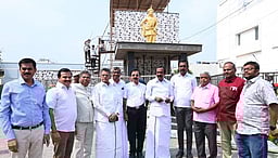 ஈரோட்டில் காலிங்கராயா் சிலை
முதல்வா் இன்று திறந்து வைக்கிறாா்