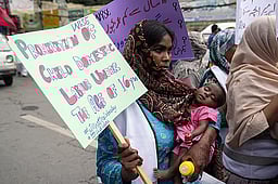 தொழிலாளர் நலன் காப்போம்!