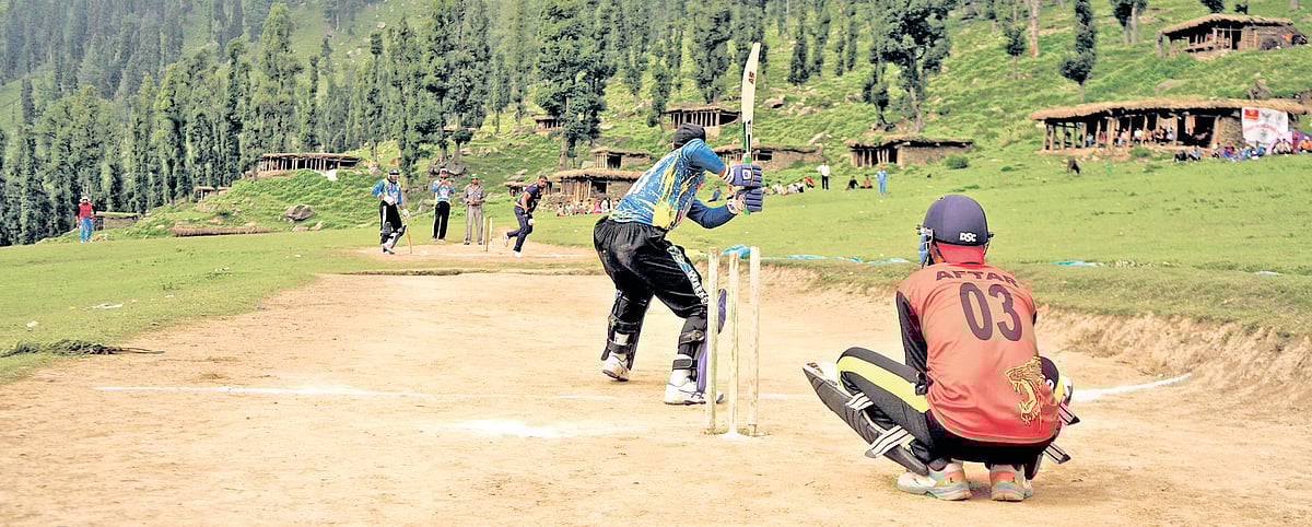 15000 அடி உயரத்தில் கிரிக்கெட்!