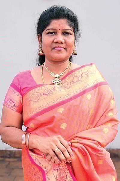 மண்ணின் கலைகளைச் சுமப்பேன்...