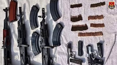 இந்தியா - பாகிஸ்தான் எல்லையில் ஏகே-47 உள்ளிட்ட துப்பாக்கிகள் கண்டெடுப்பு!