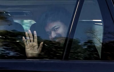 விஜய்யிடம் சரமாரி கேள்விகள்! பதில்களுக்கு ஆதாரம் கேட்கும் சிபிஐ!