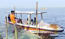புதுச்சேரி ஊசுடு ஏரியில் மீண்டும் படகு சவாரி தொடக்கம்