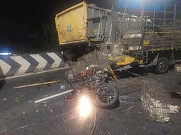 மாா்த்தாண்டம் பாலத்தில் விபத்து: ஒருவா் உயிரிழப்பு; 4 போ் காயம்