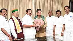 அதிமுக அலுவலகம் வரும் பியூஷ் கோயல்! சற்று நேரத்தில் ஒப்பந்தம் கையெழுத்தாகிறது!