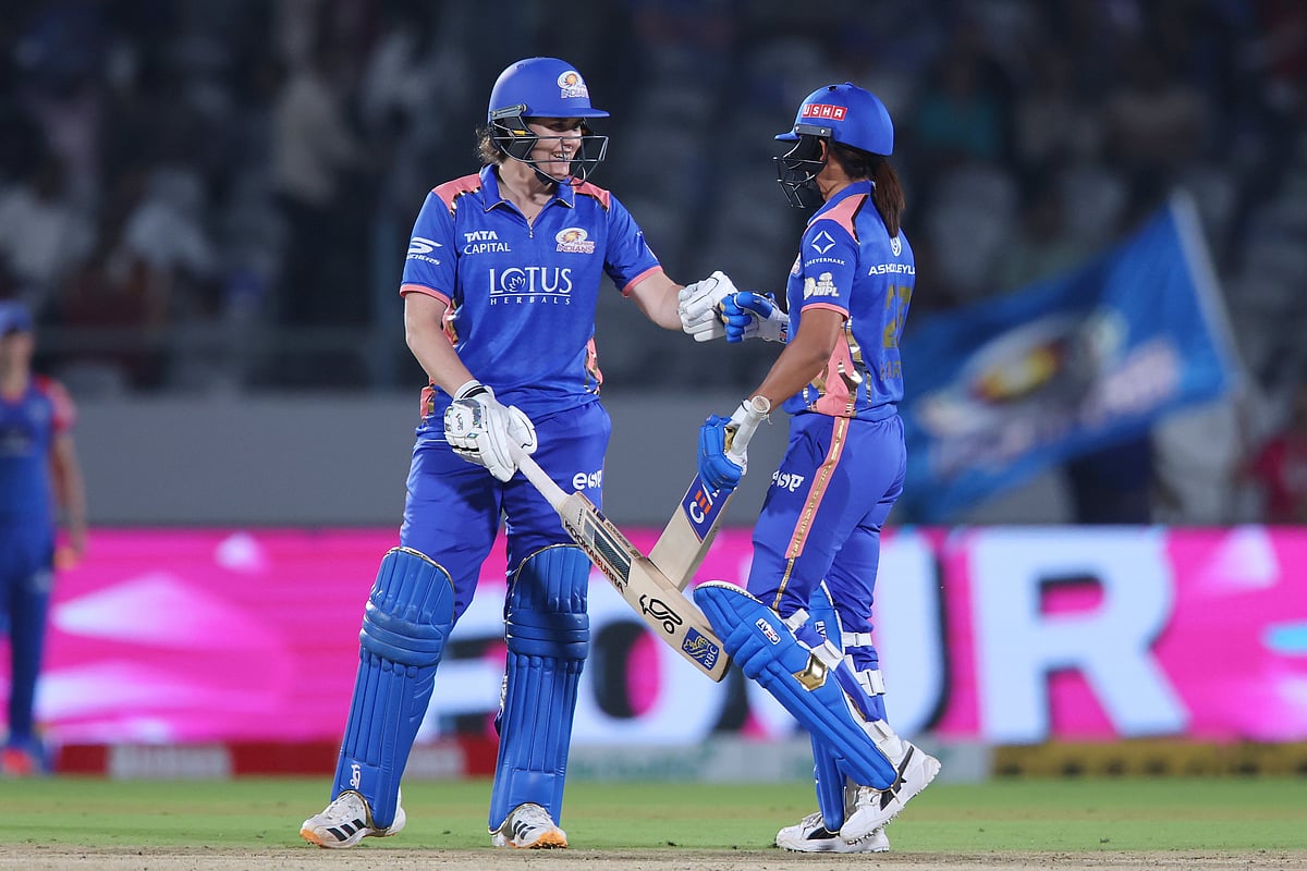 நாட் ஷிவர் பிரண்ட் அரைசதம்; தில்லி கேபிடல்ஸுக்கு 155 ரன்கள் இலக்கு!