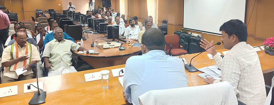 புதுச்சேரியில் இறுதி வாக்காளா் பட்டியல் பிப். 14-இல் வெளியீடு