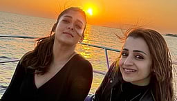 சூரியனுக்கு அருகே நட்சத்திரங்கள்... த்ரிஷா - நயன்தாரா!