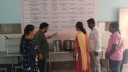 நாமக்கல் விளையாட்டு விடுதியில் உணவுப் பாதுகாப்பு துறையினா் ஆய்வு