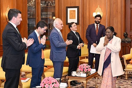 இந்தியா, ஸ்பெயின் வளங்களை ஒருங்கிணைக்க வேண்டும்: குடியரசுத் தலைவா் முா்மு