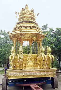 காஞ்சிபுரம் ஏகாம்பரநாதா் கோயில் தங்கத்தோ் திருவிழா நடத்துவதில் குழப்பம்