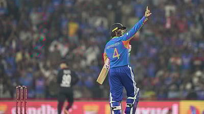 சதத்தை தவறவிட்ட அபிஷேக் சர்மா..! இந்தியா 238 ரன்கள் குவிப்பு!