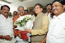 தே.ஜ. கூட்டணி தொகுதி எண்ணிக்கையில் தமாகாவுக்கு உடன்பாடு!