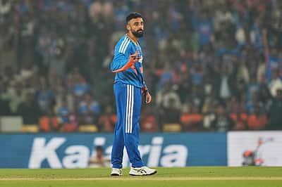 பந்துவீச்சில் மாயாஜாலம் செய்யும் வருண் சக்கரவர்த்தி: முன்னாள் இந்திய கேப்டன்
