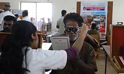 அதிகரிக்கும் ‘மெட்ராஸ் - ஐ’ பாதிப்பு - மருத்துவா்கள் எச்சரிக்கை