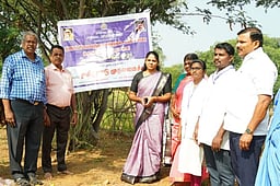 ஆலங்குளம் அருகே ஒருங்கிணைந்த கால்நடை பண்ணைக்கு அடிக்கல்