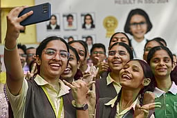 திருவள்ளூா் டிஆா்பிசிசிசி மேல்நிலைப் பள்ளியின்  155-ஆவது ஆண்டு நிறைவு விழா