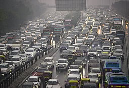 விடுமுறை முடிந்து சென்னை திரும்பிய மக்கள்: ஜிஎஸ்டி, வேலூா் சாலைகளில் போக்குவரத்து நெரிசல்!