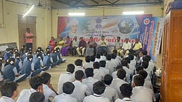 அரசுப் பள்ளி தோ்ச்சி விகிதம்: ஆட்சியா் ஆலோசனை