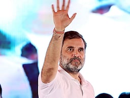 தோ்தல் ஆணையம் மக்களாட்சியின் பாதுகாவலராக இருக்காது: ராகுல் காந்தி சாடல்