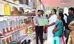 செம்மொழிப் பூங்கா வளாகத்தில் மதி அனுபவ அங்காடி