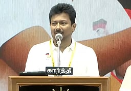 மெட்ரோ ரயில் தலைமை அலுவலகத்தில் விளையாட்டு மைதானங்கள்: துணை முதல்வா் உதயநிதி ஸ்டாலின் திறந்து வைத்தாா்