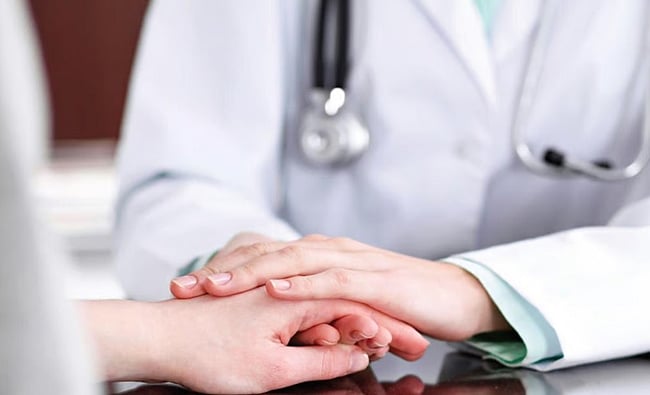 குழந்தையின் நுரையீரலில் 3 மாதங்களாக சிக்கியிருந்த ‘விசில்’: நுட்பமாக அகற்றிய அரசு மருத்துவா்கள்