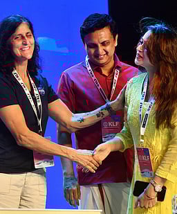 ஒரே மேடையில் சுனிதா வில்லியம்ஸ் - பாவனா! இலக்கியத் திருவிழாவில் சுவாரசியம்!