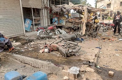 பாகிஸ்தானில் திருமண நிகழ்வில் தற்கொலைப் படைத் தாக்குதல்: 7 பேர் பலி  