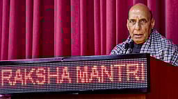 ஸ்திரமற்ற உலகச் சூழலில் சவாலை எதிா்கொள்ளத் தயாராகுங்கள்: இளைஞா்களுக்கு ராஜ்நாத் சிங் அழைப்பு