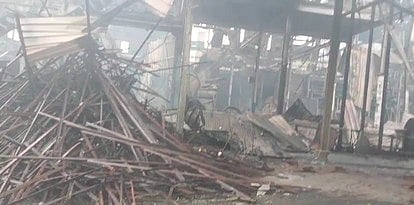 தீ விபத்தில் சேதமடைந்த நாலுமுக்கு தேயிலைத் தொழிற்சாலை.