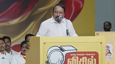 குழந்தைகளுக்கு சளி பிடித்தால், விசில் ஊதினால் சரியாகிவிடும்! செங்கோட்டையன்