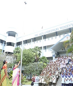 கல்வி நிலையங்களில் குடியரசு தின விழா கோலாகலம்