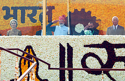 77வது குடியரசு நாளையொட்டி தில்லியில் விழாக்கோலம் - புகைப்படங்கள்