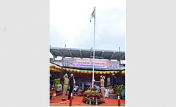 நாகை, மயிலாடுதுறை மாவட்டங்களில் குடியரசு தின விழா கொண்டாட்டம்