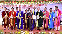 டிப்ளமோ சான்றிதழ் வழங்கும் விழா