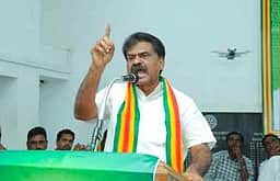 திருச்செங்கோடு தொகுதியில்
ரூ. 2,000 கோடியில் திட்டங்கள் நிறைவேற்றம்! - கொமதேக வேட்பாளா் ஈஸ்வரன்