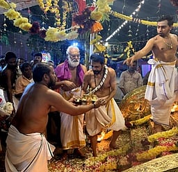 18 -ஆம் படி பூஜையுடன் நிறைவுற்றது சிப்காட் ஸ்ரீநவசபரி ஐயப்பன் கோயில் கும்பாபிஷேக விழா