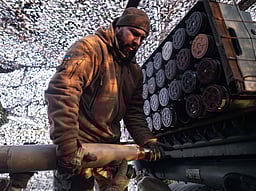 ரஷியாவின் போரில் சண்டையிட ஏமாற்றப்படும் வங்கதேச தொழிலாளர்கள்! 