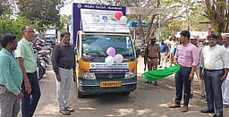 வாக்களிப்பது குறித்த செயல்முறை விளக்கம்: திருவள்ளூா் ஆட்சியா் தொடங்கி வைத்தாா்